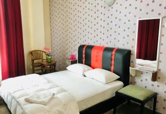 Hotel Bestari allows 18 year olds to book a room
