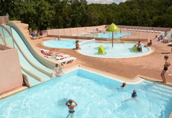 Camping Lou Cantaire allows 18 year olds to book a room