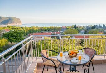 Pansion Nobel has Balcony rooms