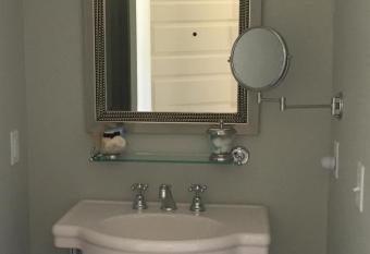 Mossbrae Hotel allows 18 year olds to book a room