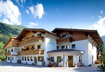 Hotel Gisserhof has Balcony rooms