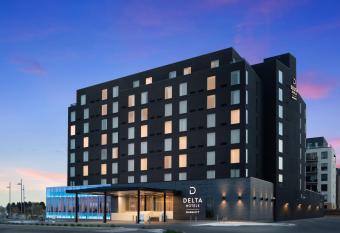 Delta Hotels by Marriott Thunder Bay allows 18 year olds to book a room