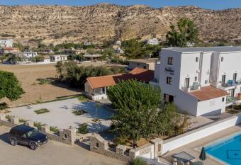 Paradise Matala Hotel allows 18 year olds to book a room