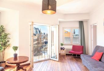Penth A Apartment in Heart of Antwerp has Balcony rooms
