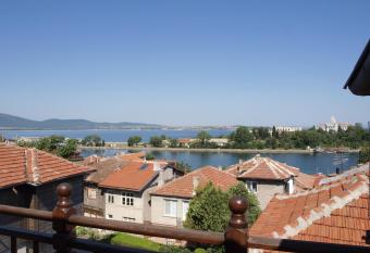 Guestrooms Hema has Balcony rooms