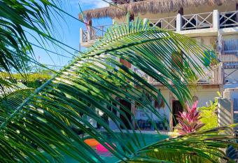 Hotel Jaiba Mahahual - Adults Only allows 18 year olds to book a room