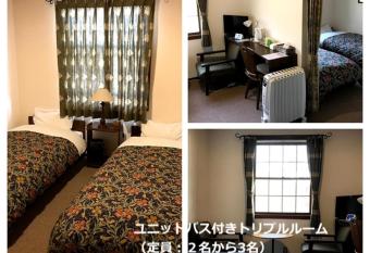 Guesthouse Kreutzer has rooms with a private hot tub