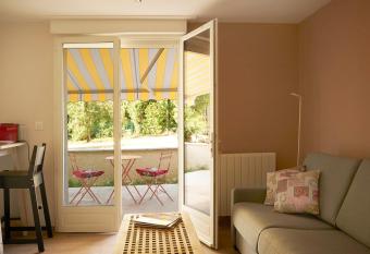 Revigora has Balcony rooms