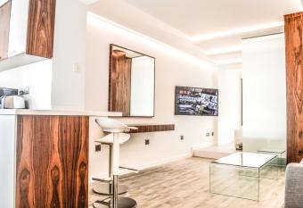 El Greco House allows 18 year olds to book a room