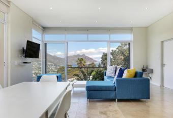 Mount Bay has Balcony rooms