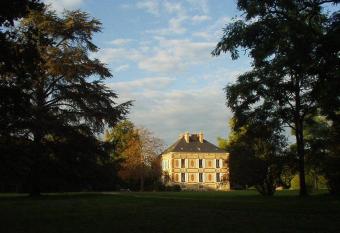 Ch  teau des Bouffards has Balcony rooms