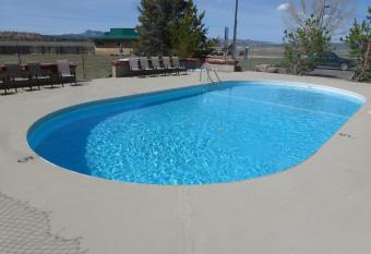 Bryce Canyon Resort allows 18 year olds to book a room