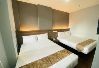 Asia Like Boutique Hotel has rooms with a private hot tub