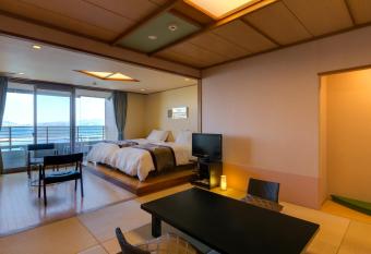 Biwako Ryokusuitei has Balcony rooms