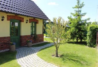Ferienwohnung Zum Alten Gaswerk allows 18 year olds to book a room