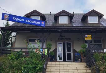 Zajazd Skorpion Rzenisz  w allows 18 year olds to book a room