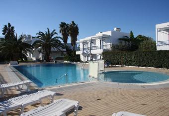 Miros Hotel Apartments has Balcony rooms