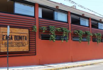 Casa Bonita Hotel y Hostal allows 18 year olds to book a room