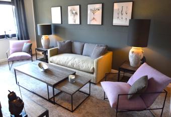 BESOTEL Erkrath- Ferienwohnungen und Apartments allows 18 year olds to book a room