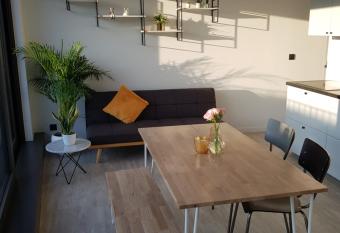 Homey - Kortrijk has Balcony rooms