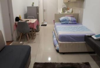 Azalea I Suite I City Homestay has rooms with a private hot tub