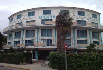 Utopia Beach House has Balcony rooms