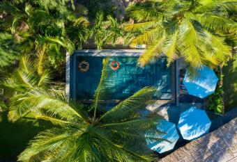 Salt Villa 3BR Oceanview An Bang Beach Hoi An has Balcony rooms