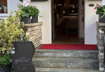 Hotel Alpenrose gut schlafen & fr  hst  cken allows 18 year olds to book a room