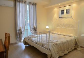 Annibale Apartments has Balcony rooms