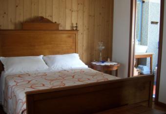 B&B SCACCIA PENSIERI has Balcony rooms