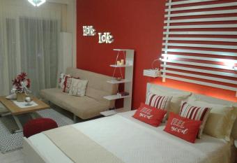 Sea view cozy studio near center of Rethymno town allows 18 year olds to book a room