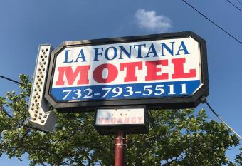 La Fontana Motel has Balcony rooms