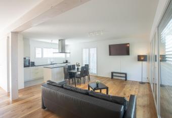 GOOD NIGHT Apartments allows 18 year olds to book a room