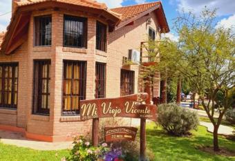 Complejo Mi Viejo Vicente allows 18 year olds to book a room