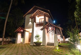 The Ayur Villa has Balcony rooms