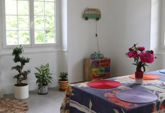 Chambres d h  tes  allows 18 year olds to book a room