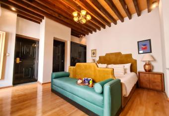 Casona Alonso 10- Hotelito Mexicano has Balcony rooms