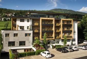 Alpin Hotel Sonnblick has Balcony rooms