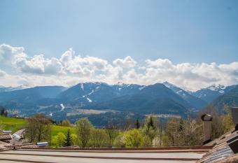 Beauty & Vital Hotel Maria allows 18 year olds to book a room