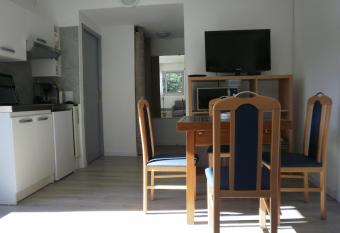 la Catalane allows 18 year olds to book a room