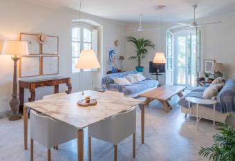 Apto Arg  elles vistas a la bah  a has Balcony rooms