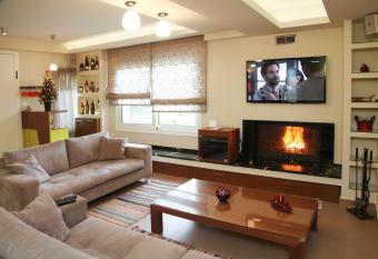 The Villa of the Winds has rooms with a private hot tub