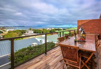 White Shark Guest House has Balcony rooms
