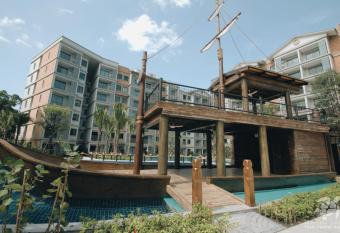 The Title Residencies Naiyang By Trips Phuket - SHA Certified allows 18 year olds to book a room