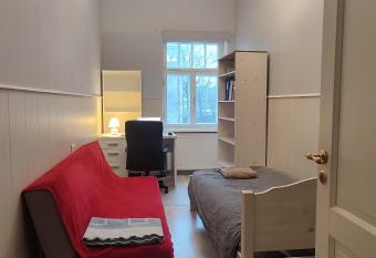 Herne Homestay has rooms with a private hot tub