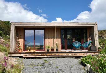 Goleen Harbour Tiny House has Balcony rooms
