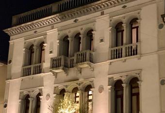 Palazzina Mori - Luxury B&B has Balcony rooms