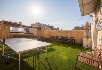 NOCNOC - Le Colis  e allows 18 year olds to book a room