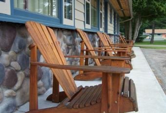 Country Club Motel allows 18 year olds to book a room