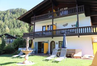 Hotel Garni Effland has Balcony rooms